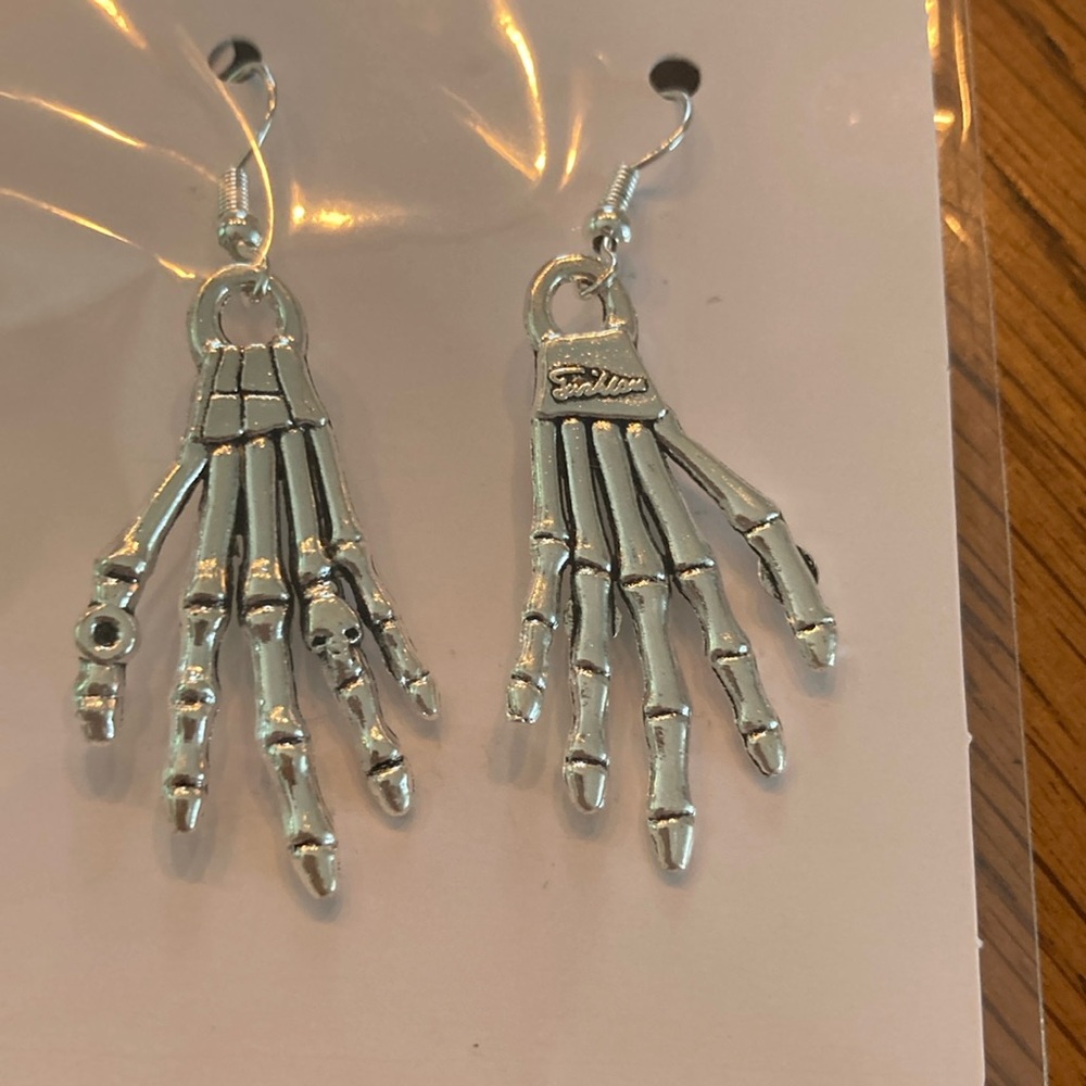 “ sterling silver Skeleton Hands” earrings. - Picture 3 of 3